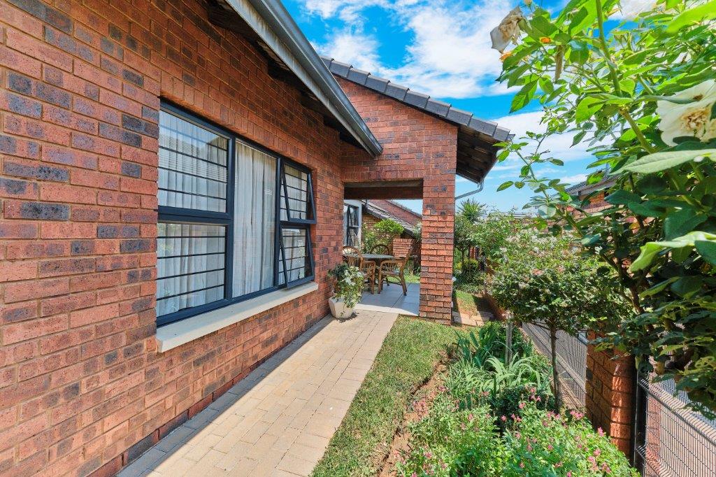 2 Bedroom Property for Sale in North Riding AH Gauteng