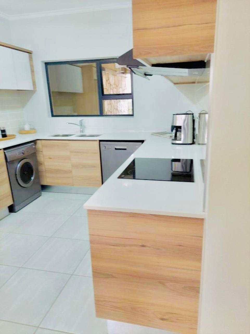 To Let 2 Bedroom Property for Rent in Waterfall Gauteng