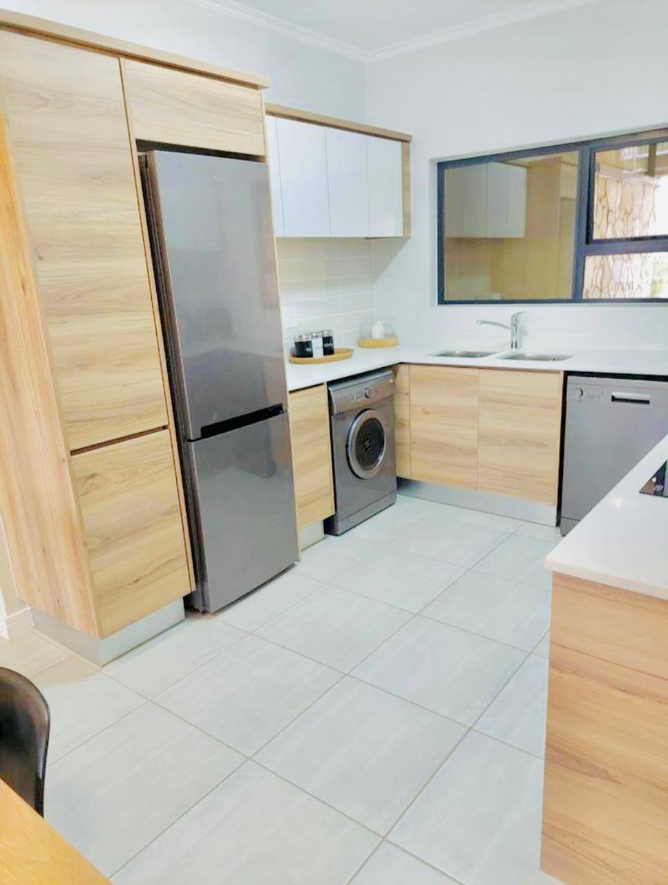 To Let 2 Bedroom Property for Rent in Waterfall Gauteng