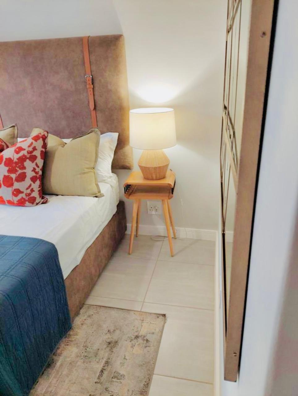 To Let 2 Bedroom Property for Rent in Waterfall Gauteng