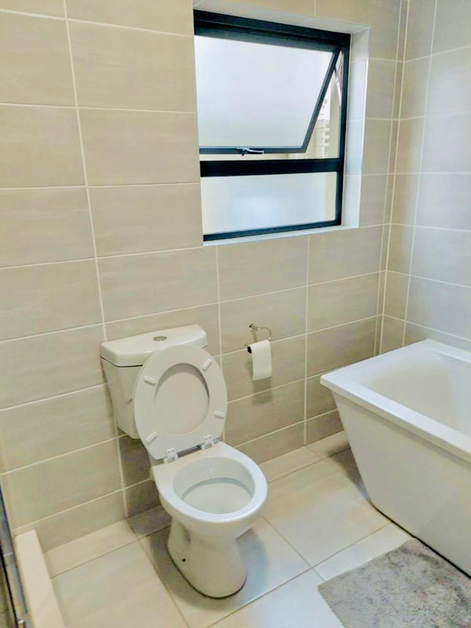To Let 2 Bedroom Property for Rent in Waterfall Gauteng