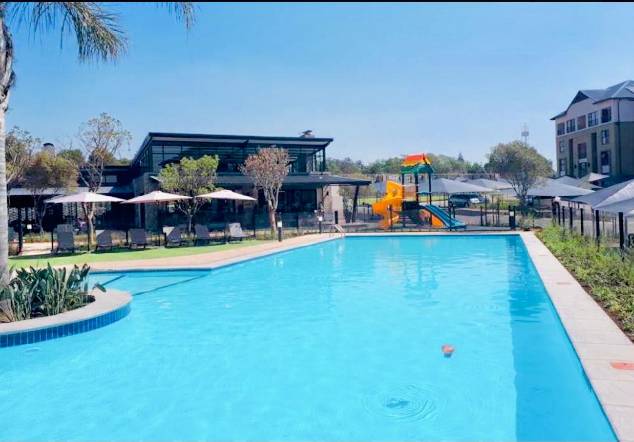 To Let 2 Bedroom Property for Rent in Waterfall Gauteng