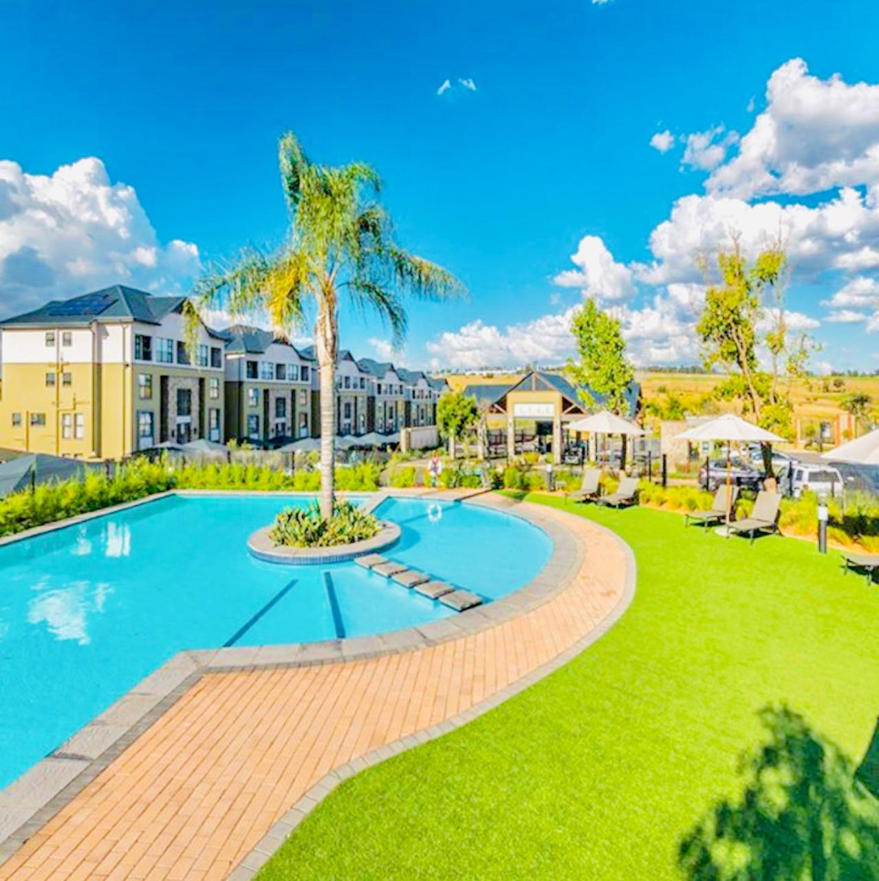 To Let 2 Bedroom Property for Rent in Waterfall Gauteng