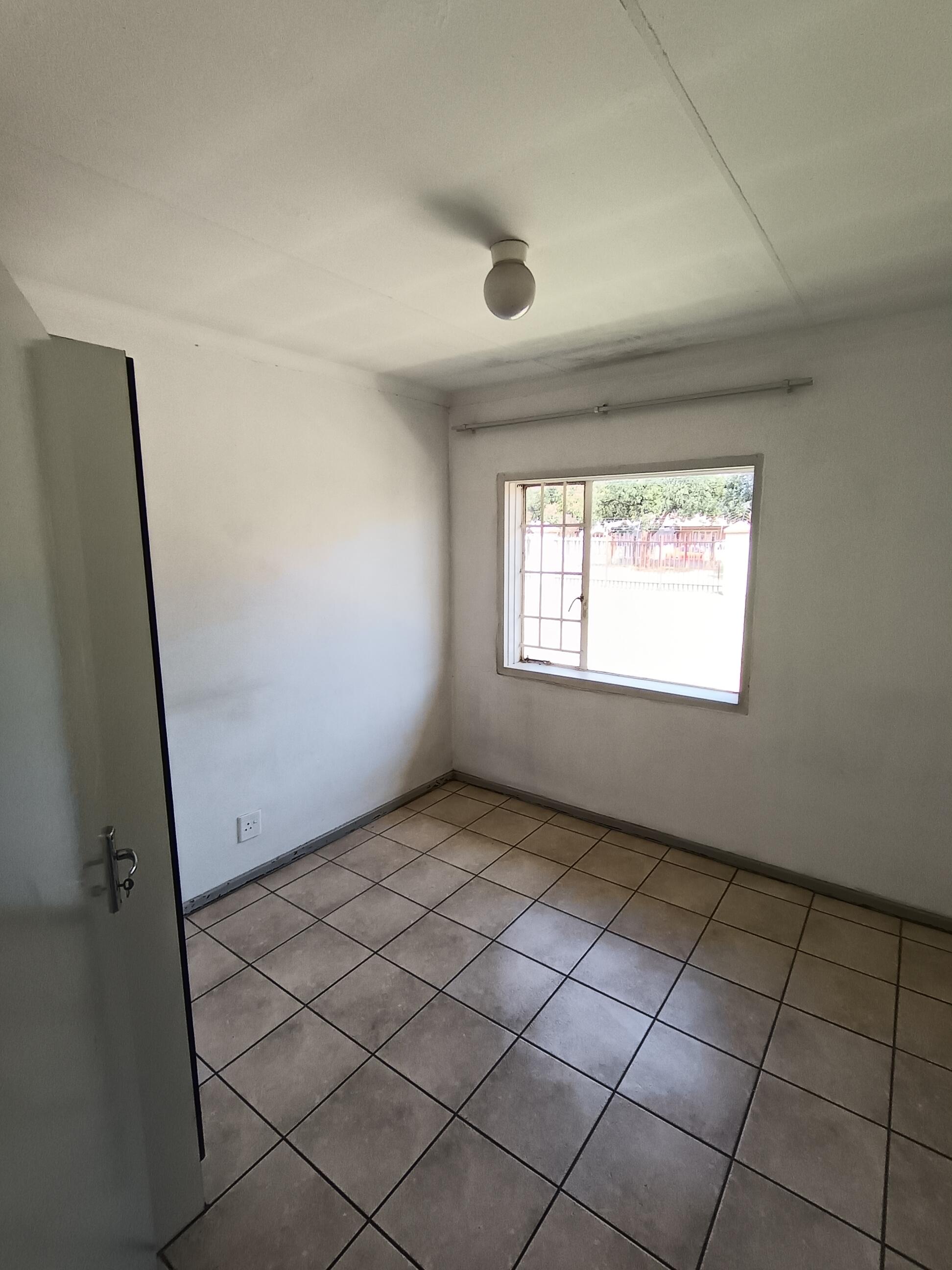 2 Bedroom Property for Sale in Vanderbijlpark CW 5 Gauteng