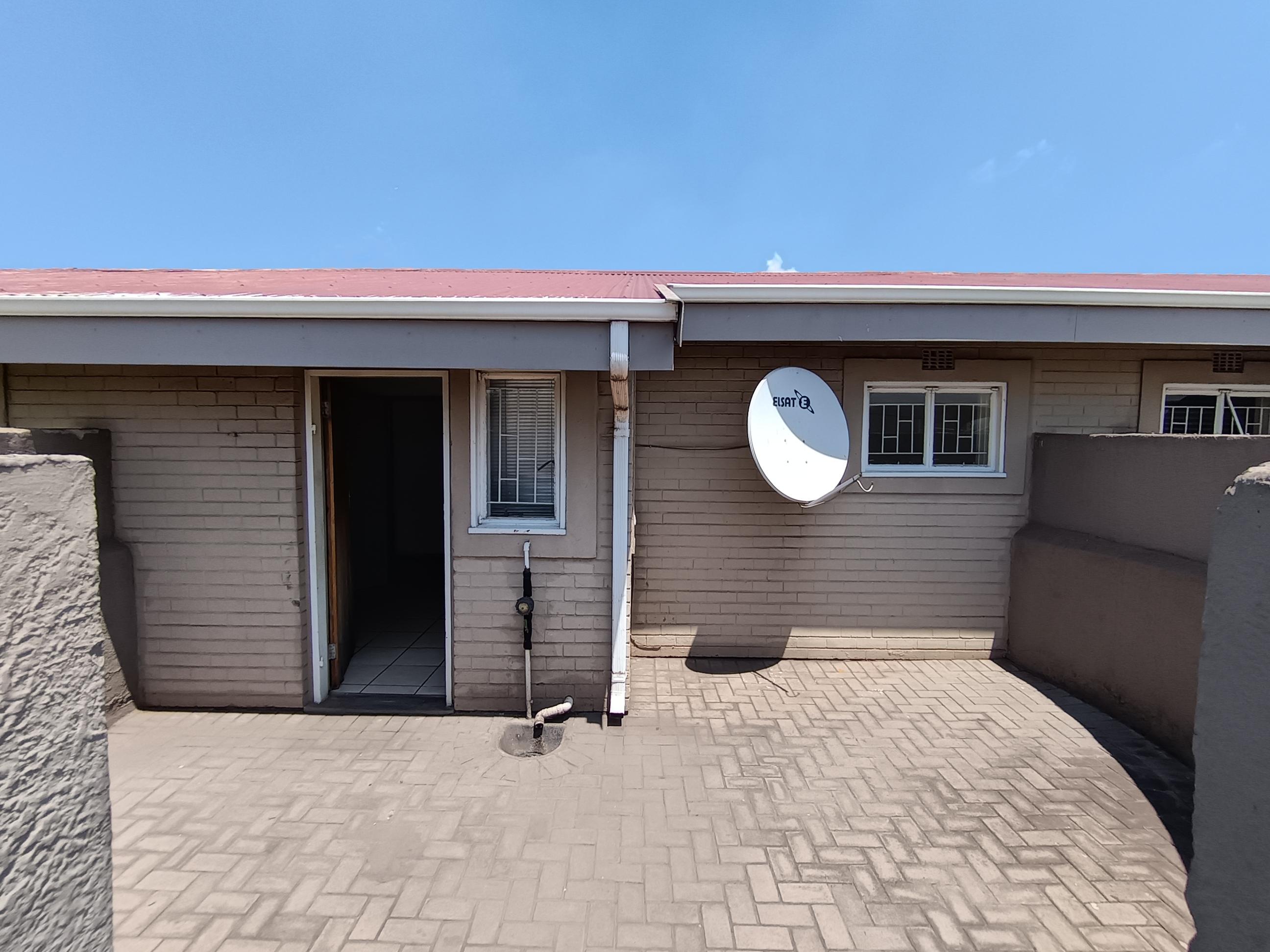 2 Bedroom Property for Sale in Vanderbijlpark CW 5 Gauteng