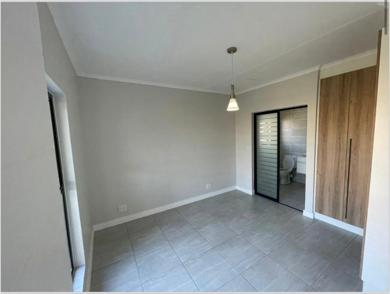 To Let 1 Bedroom Property for Rent in Waterfall Gauteng