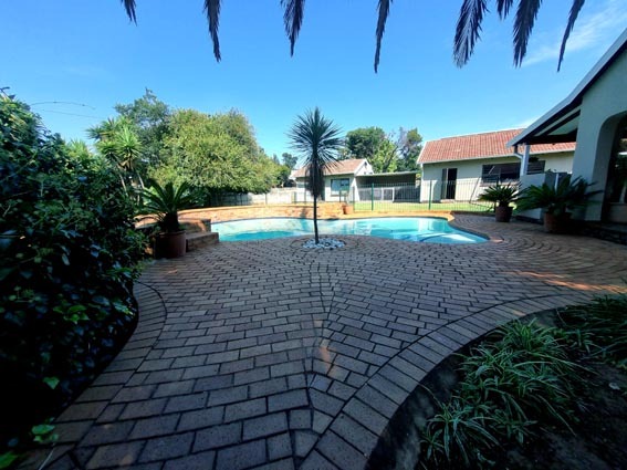 3 Bedroom Property for Sale in Brackenhurst Gauteng