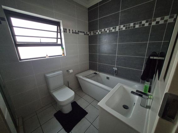 3 Bedroom Property for Sale in Brackenhurst Gauteng