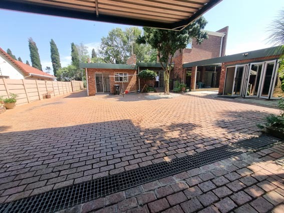 5 Bedroom Property for Sale in Brackenhurst Gauteng