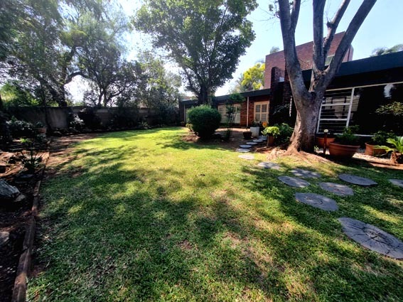 5 Bedroom Property for Sale in Brackenhurst Gauteng