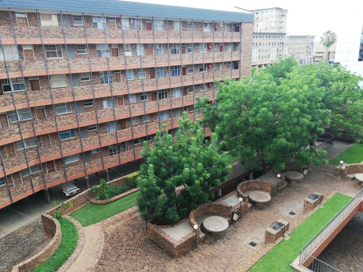 1 Bedroom Property for Sale in Hatfield Gauteng