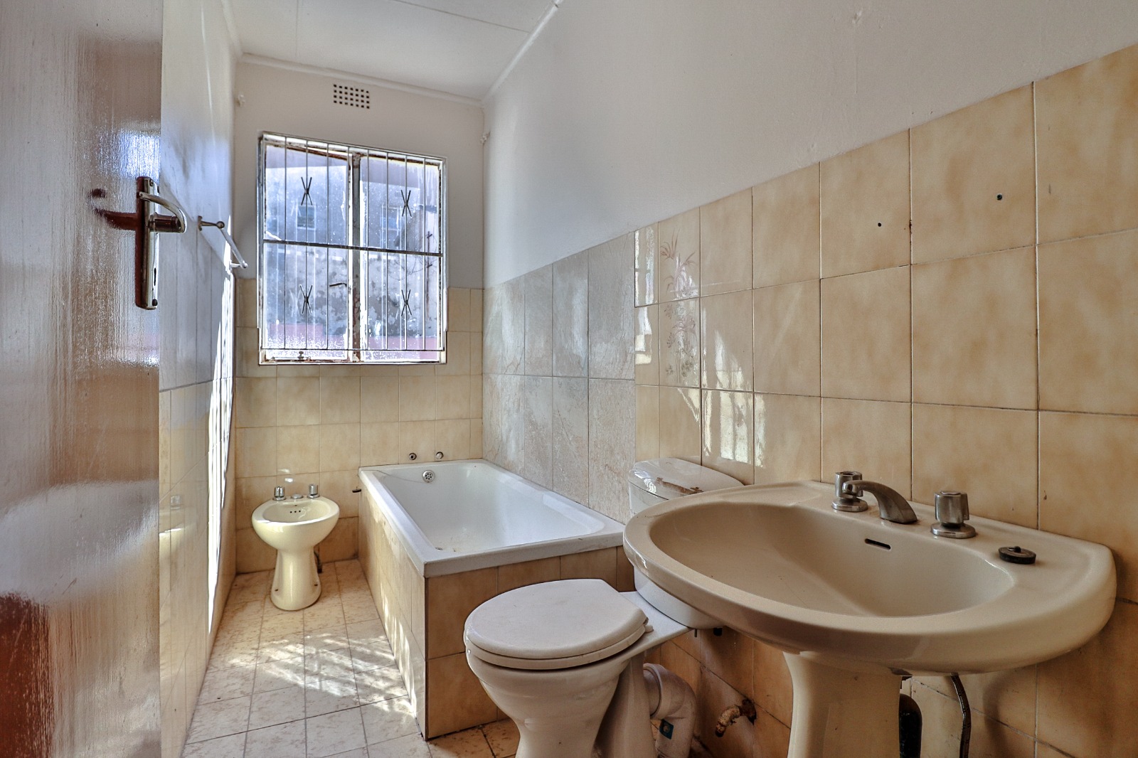 6 Bedroom Property for Sale in Judiths Paarl Gauteng