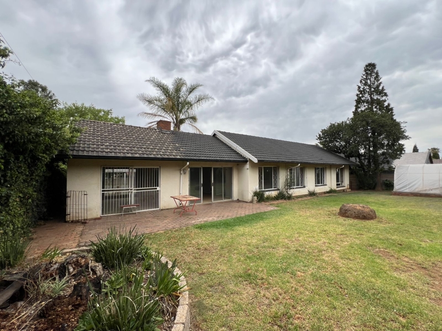 To Let 3 Bedroom Property for Rent in Brackendowns Gauteng