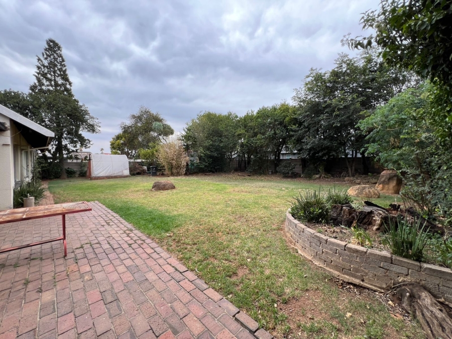 To Let 3 Bedroom Property for Rent in Brackendowns Gauteng