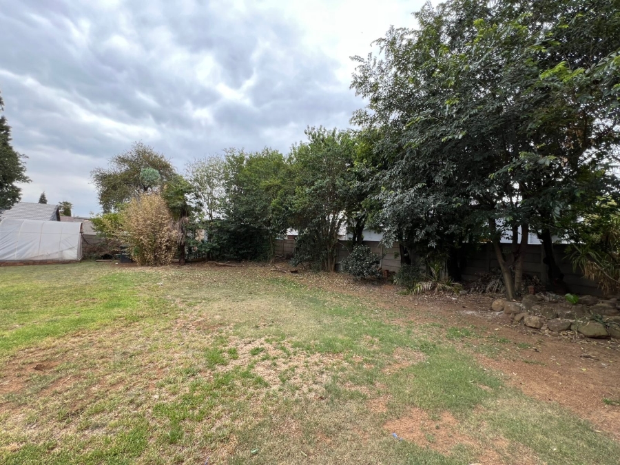 To Let 3 Bedroom Property for Rent in Brackendowns Gauteng