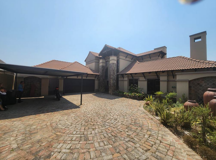 4 Bedroom Property for Sale in Sonneveld Gauteng