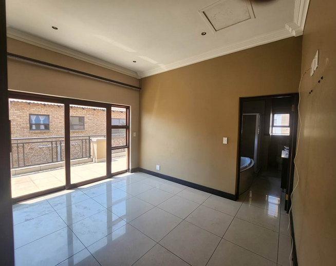 4 Bedroom Property for Sale in Sonneveld Gauteng