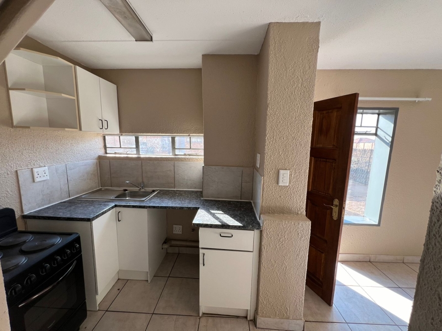 To Let 2 Bedroom Property for Rent in Windmill Park Gauteng