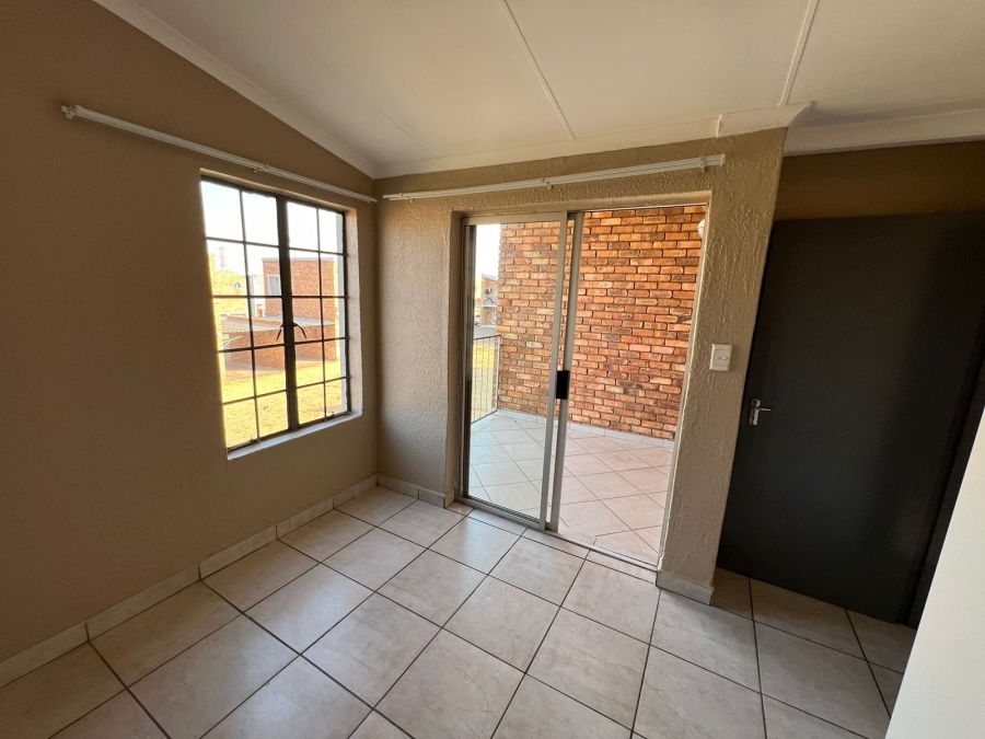 To Let 2 Bedroom Property for Rent in Windmill Park Gauteng