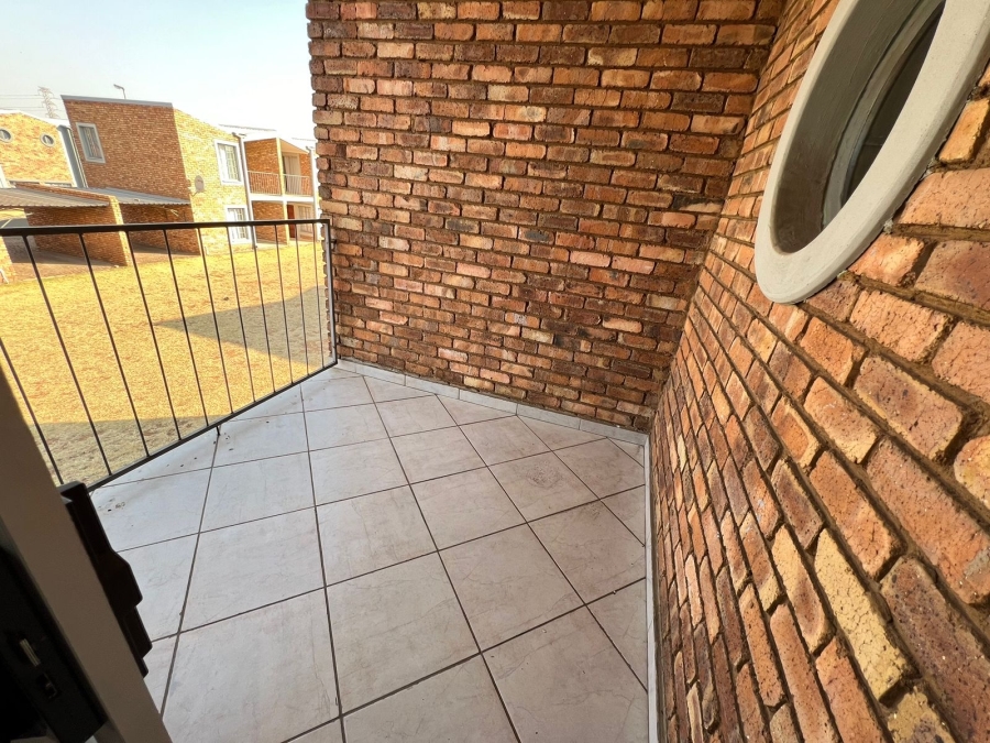 To Let 2 Bedroom Property for Rent in Windmill Park Gauteng