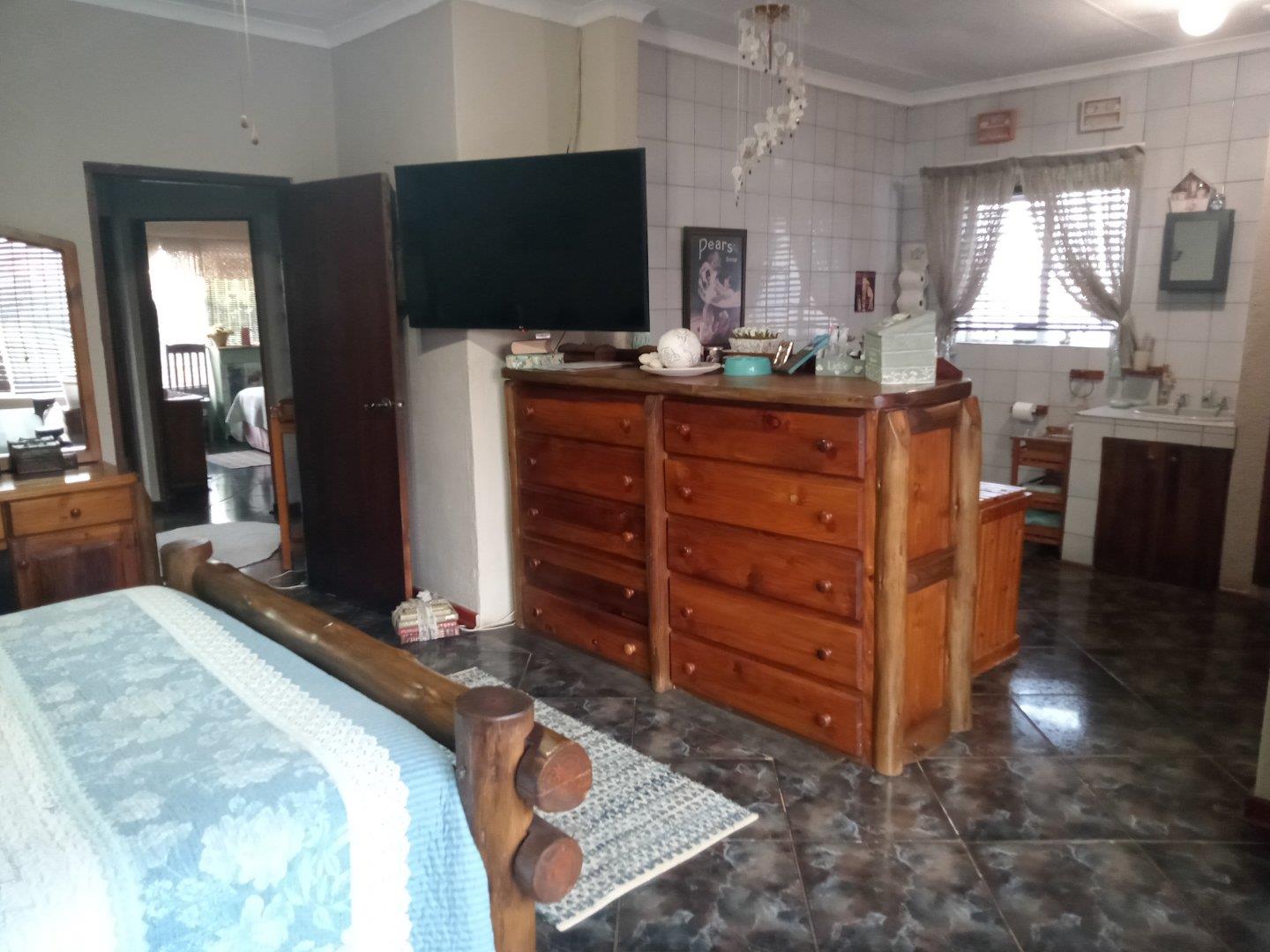 7 Bedroom Property for Sale in Haakdoornboom Gauteng