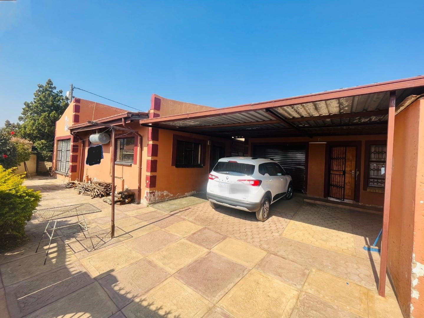 4 Bedroom Property for Sale in Soshanguve R Gauteng