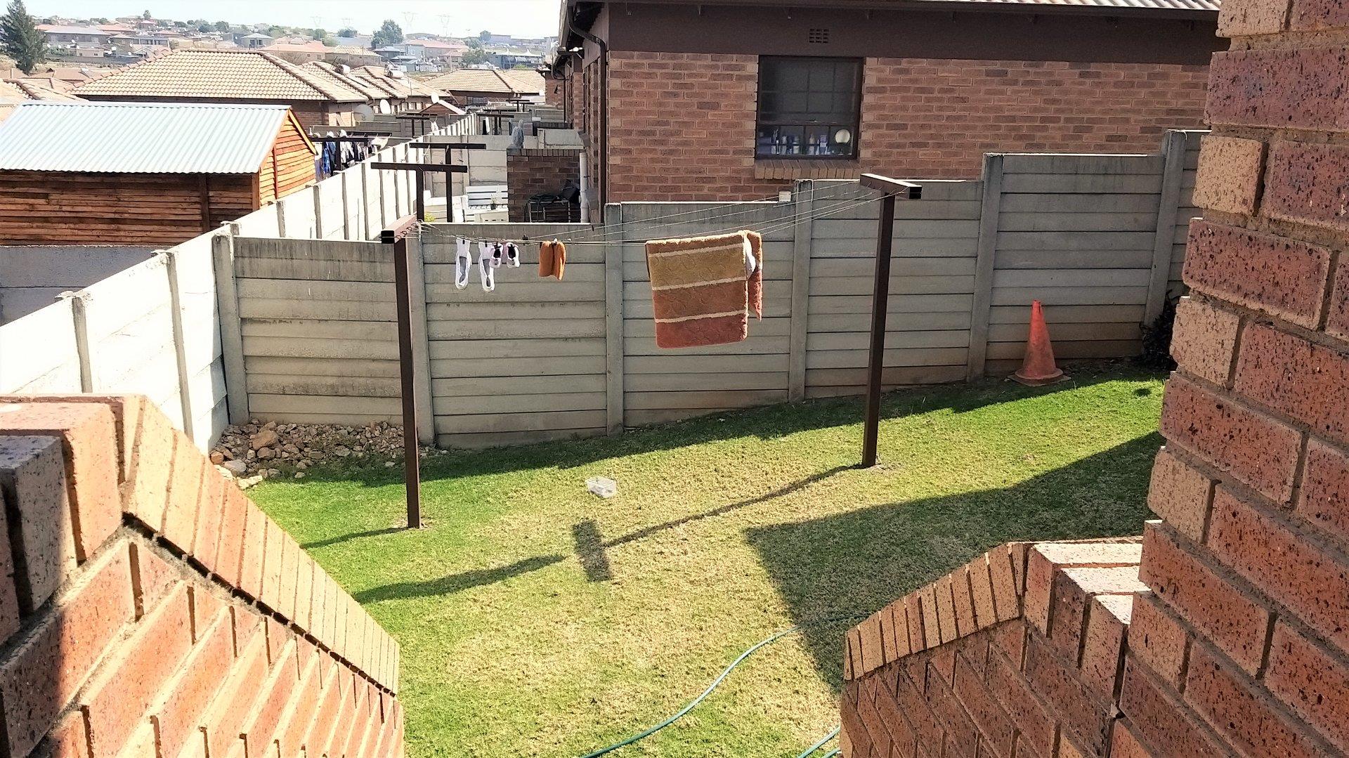 3 Bedroom Property for Sale in Thatch Hill Estate Gauteng