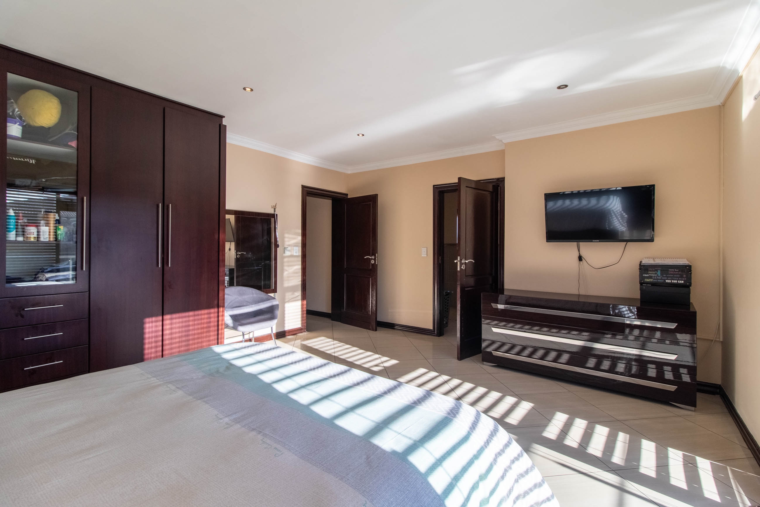 5 Bedroom Property for Sale in Aspen Hills Gauteng