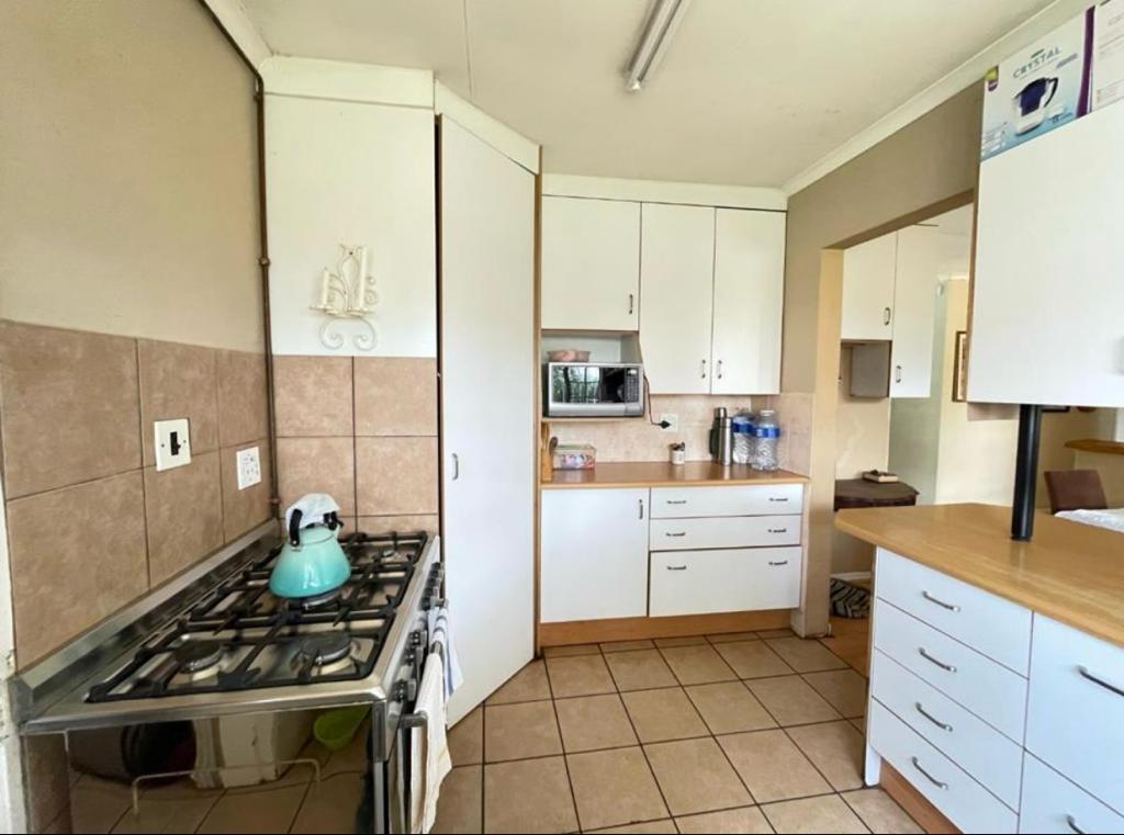 6 Bedroom Property for Sale in Golf View Gauteng