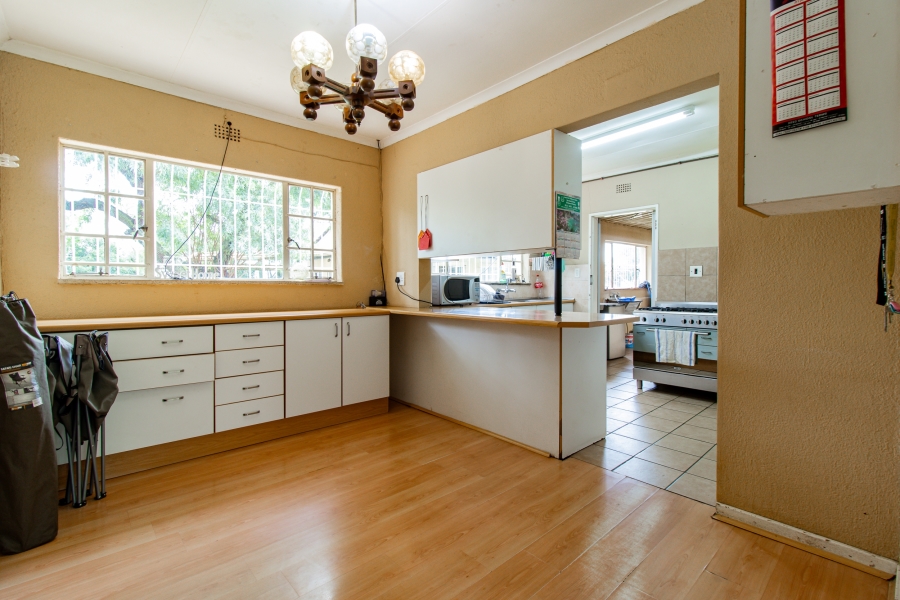 6 Bedroom Property for Sale in Golf View Gauteng