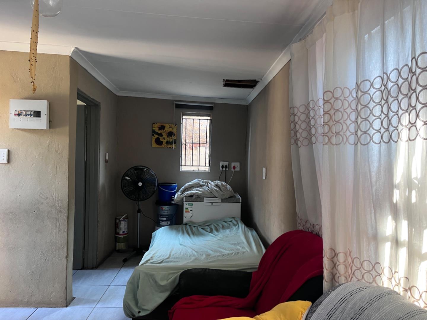 1 Bedroom Property for Sale in Elandspoort Gauteng