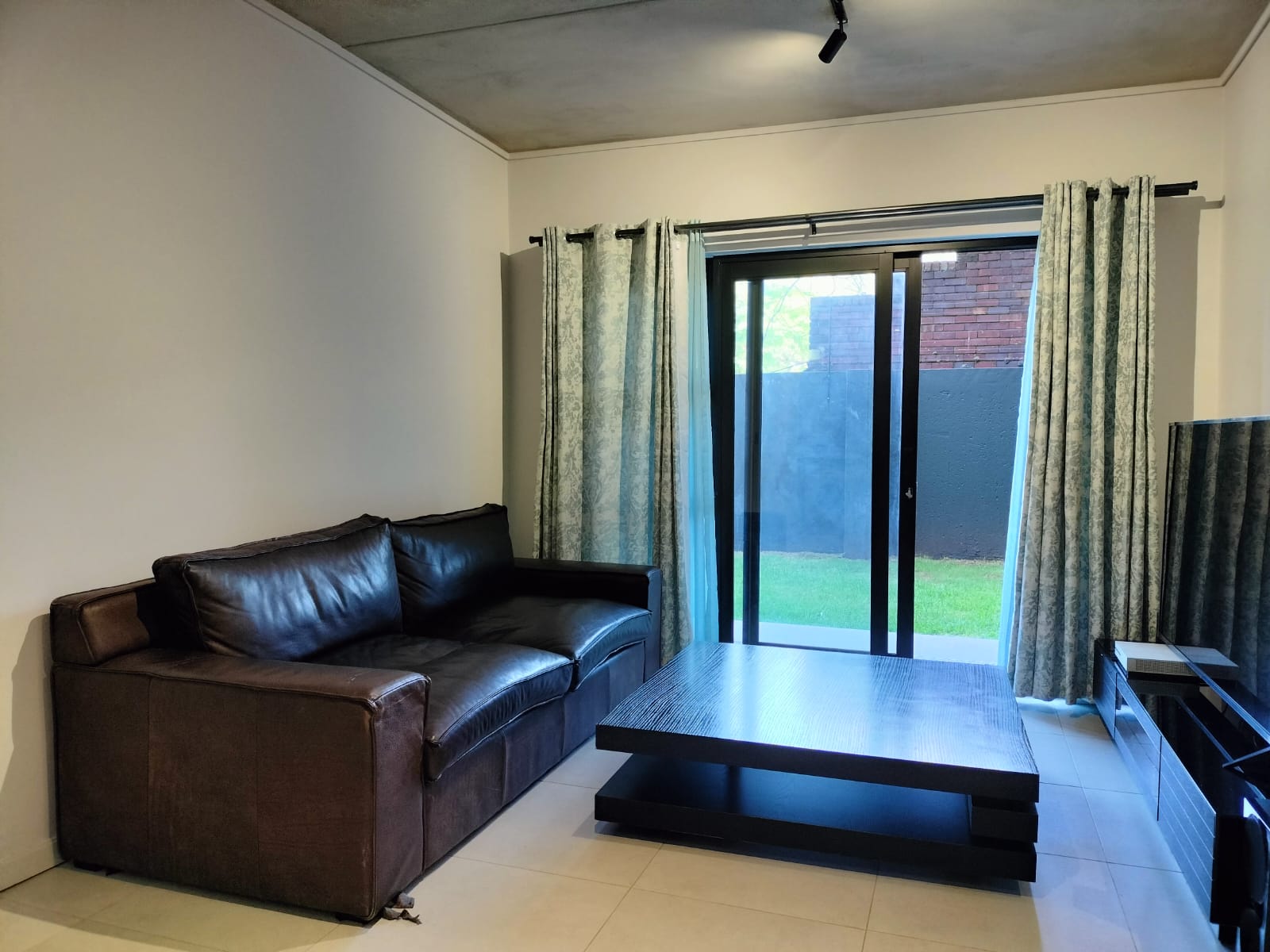 To Let 3 Bedroom Property for Rent in Waverley Gauteng
