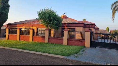 3 Bedroom Property for Sale in The Orchards Gauteng