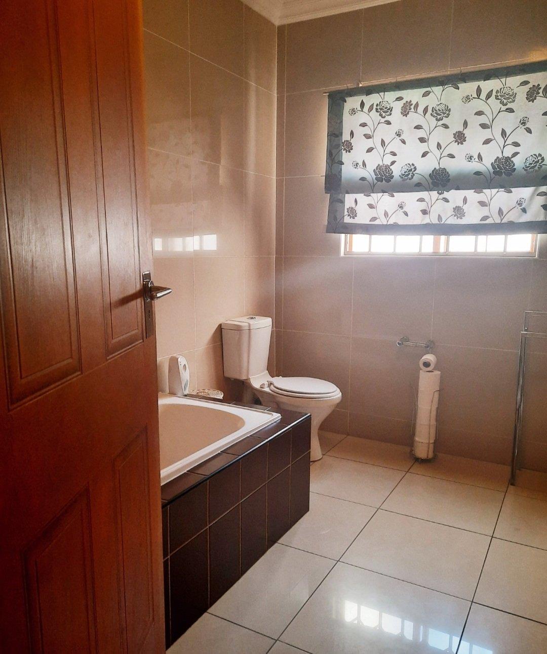 4 Bedroom Property for Sale in Monavoni Gauteng