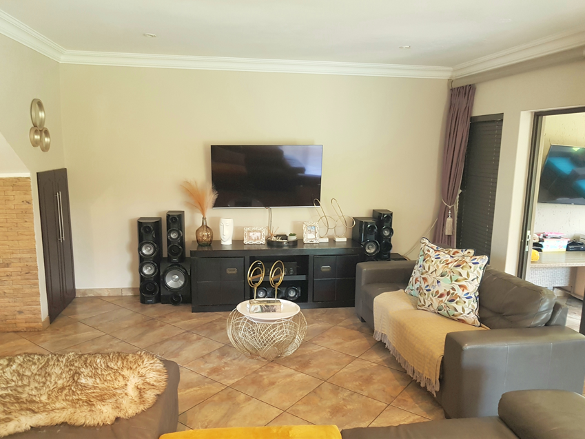 4 Bedroom Property for Sale in Montana Gauteng