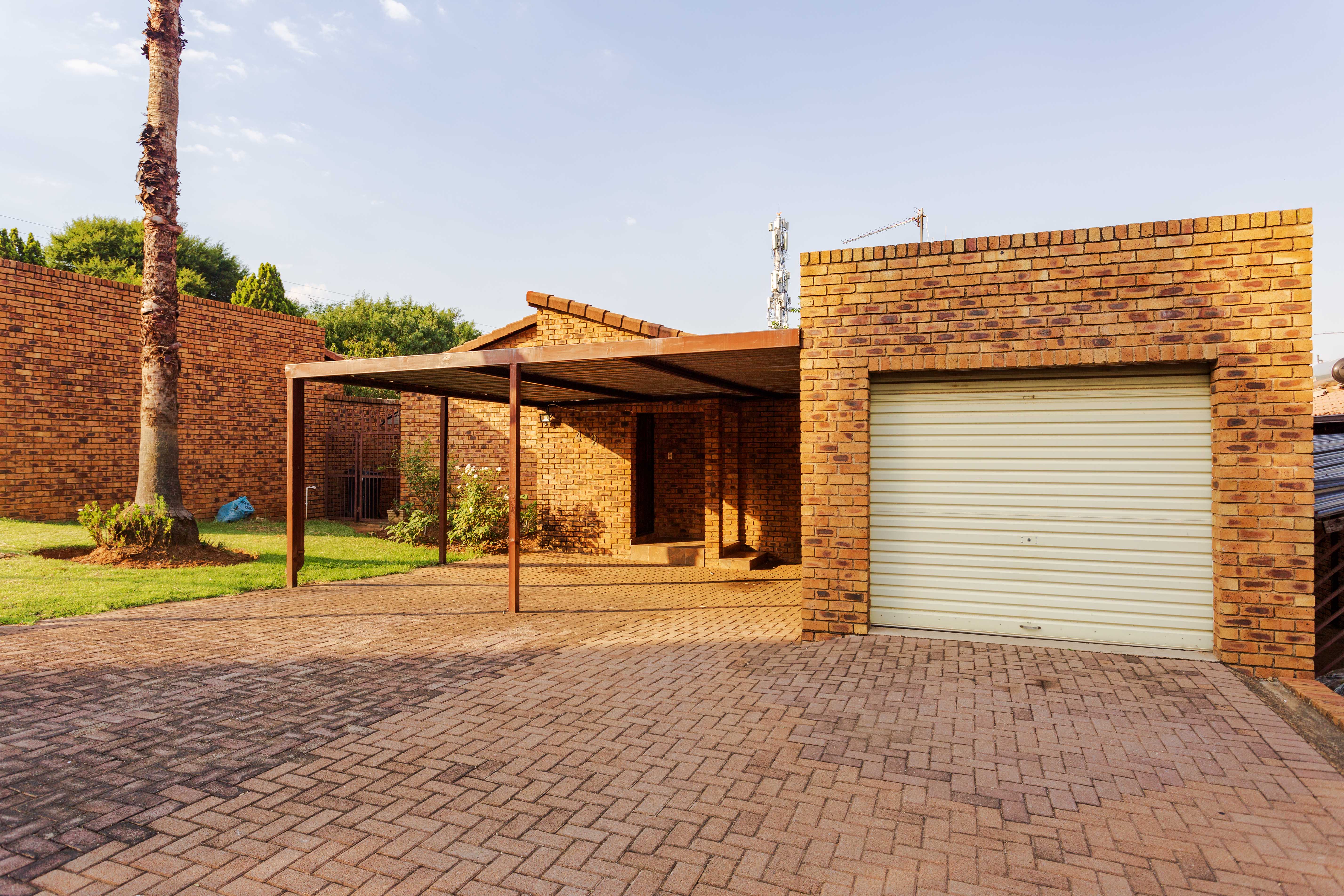 3 Bedroom Property for Sale in Noordwyk Gauteng