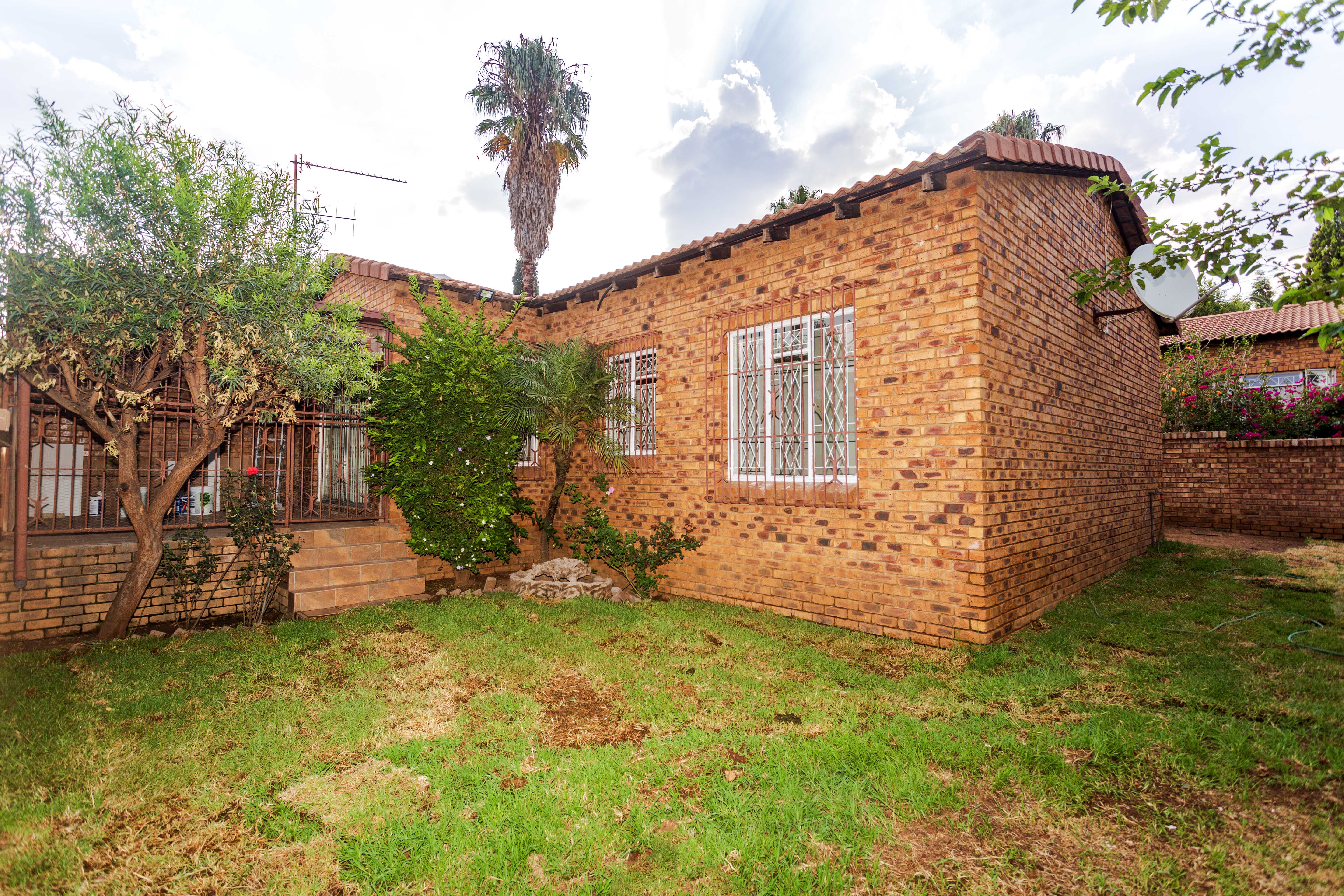 3 Bedroom Property for Sale in Noordwyk Gauteng