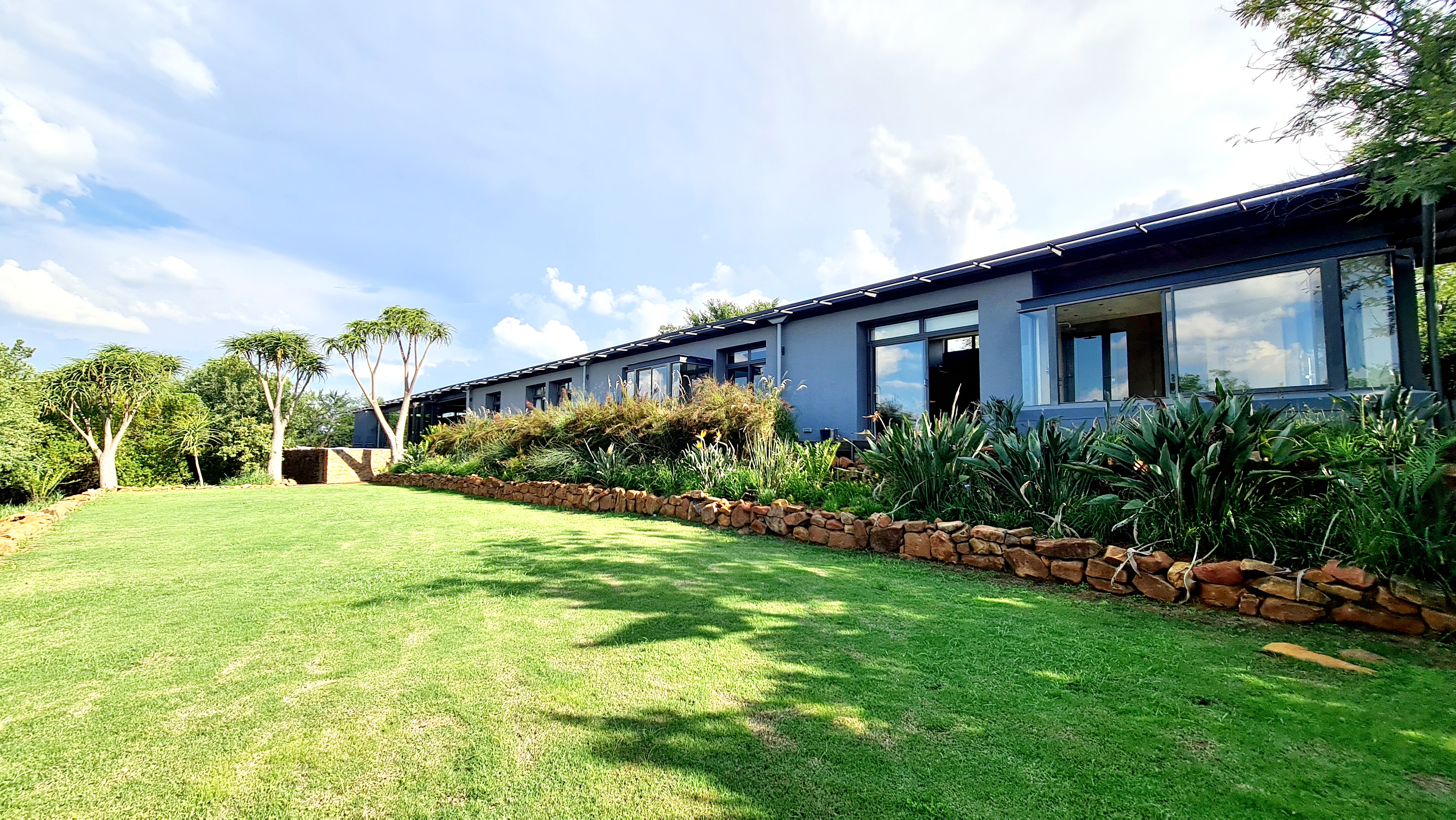 6 Bedroom Property for Sale in Leeuwfontein Gauteng