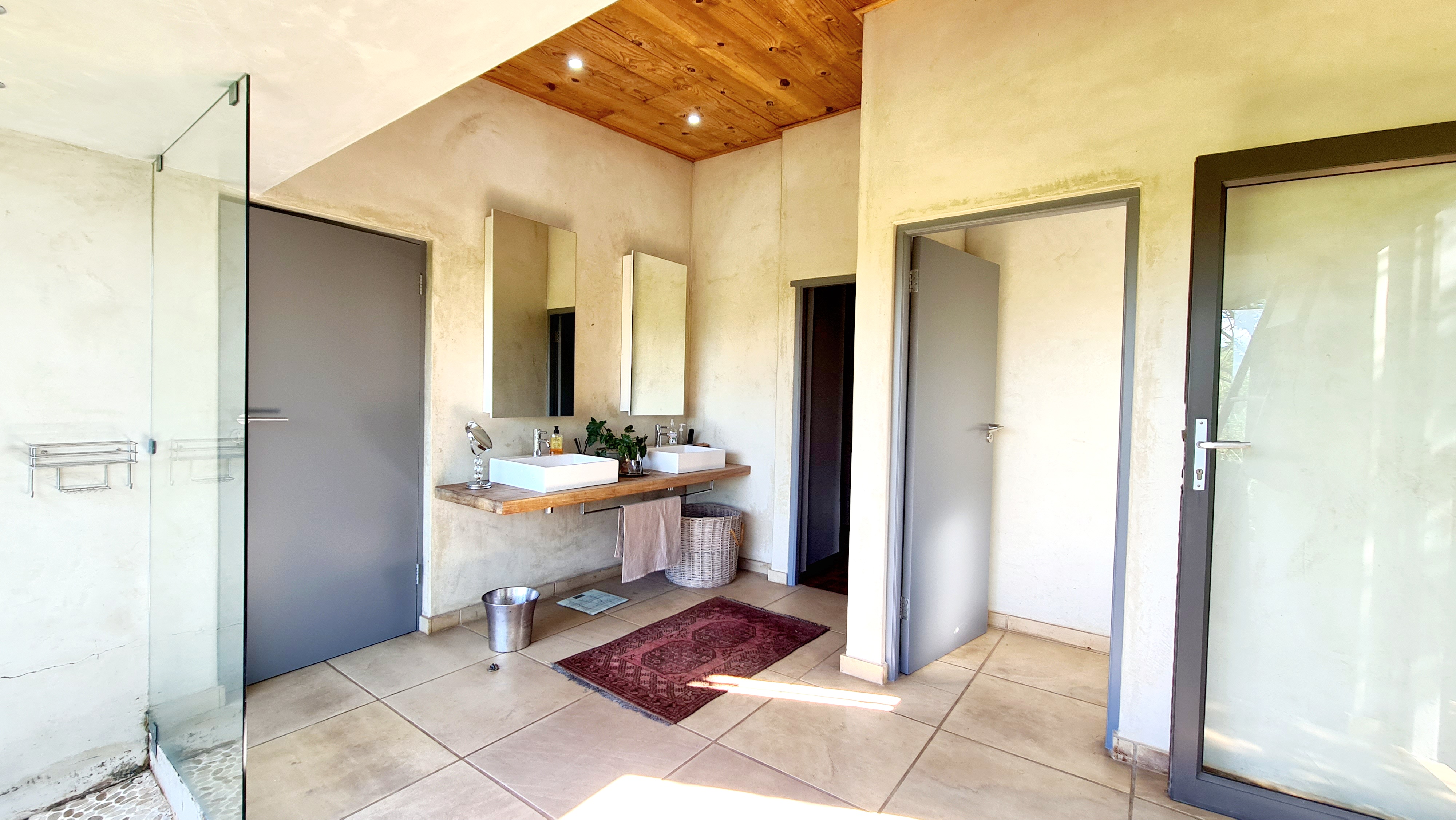 6 Bedroom Property for Sale in Leeuwfontein Gauteng