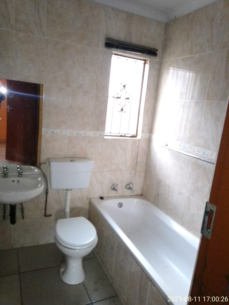 To Let 3 Bedroom Property for Rent in Olievenhoutbosch Gauteng