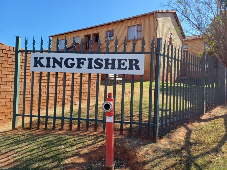 To Let 2 Bedroom Property for Rent in Albemarle Gauteng