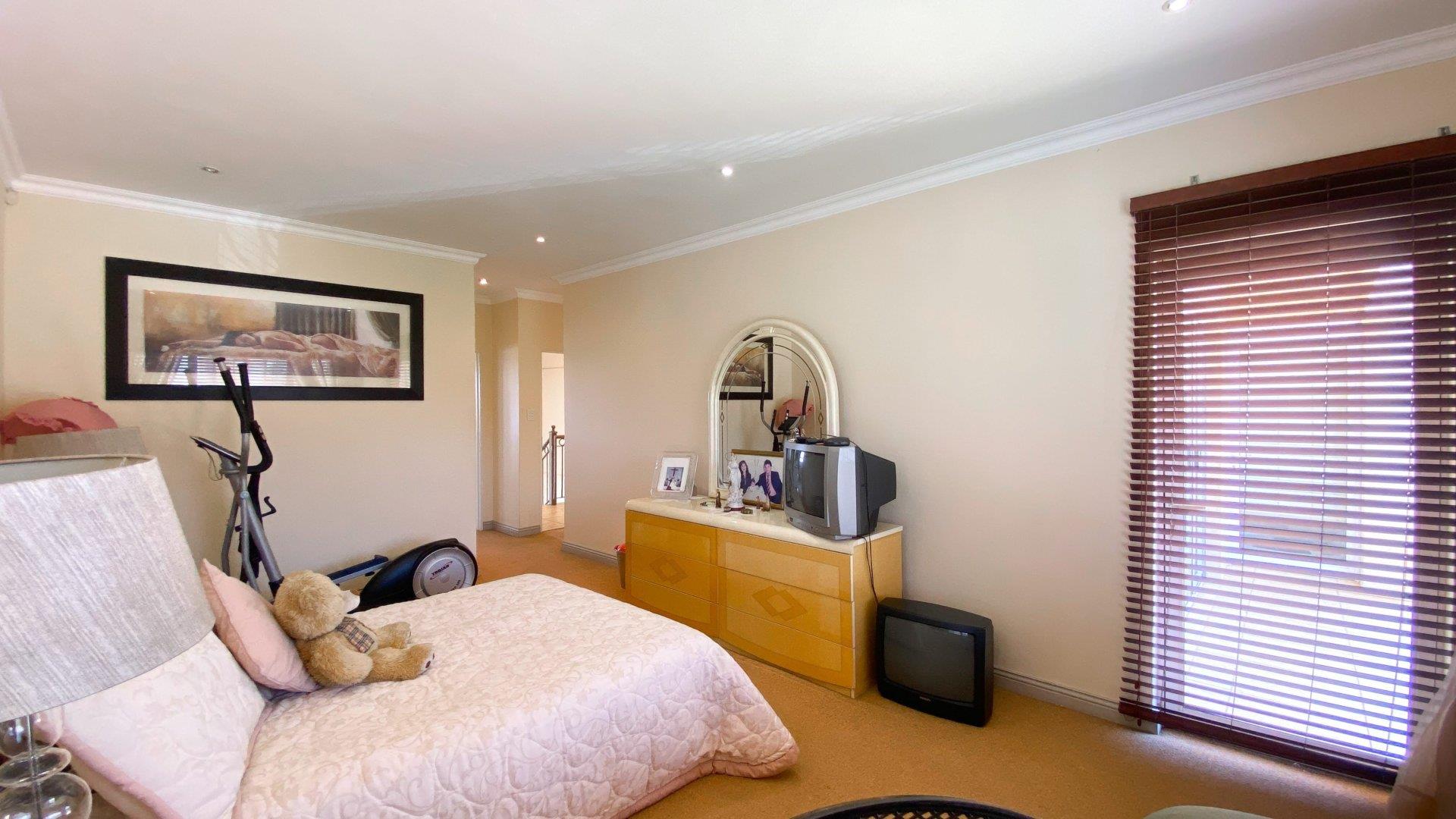 4 Bedroom Property for Sale in Aspen Hills Gauteng