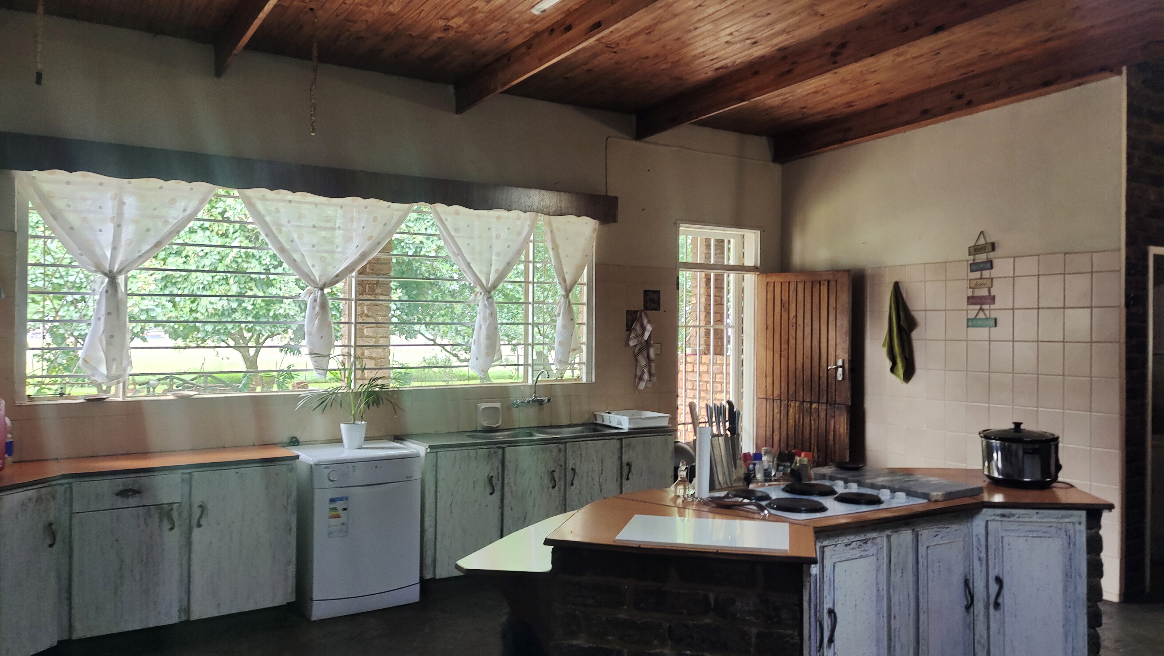 6 Bedroom Property for Sale in Vaalbank Gauteng