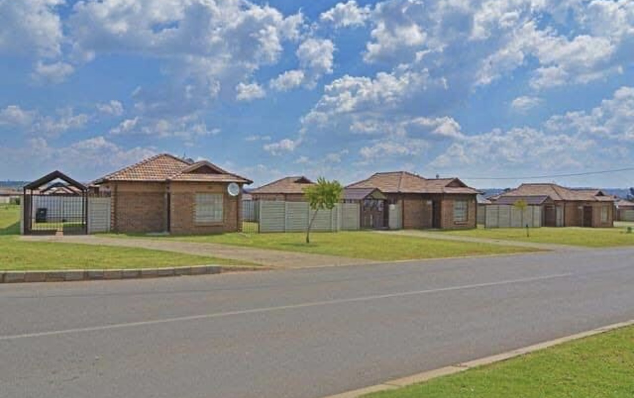 3 Bedroom Property for Sale in Clayville Gauteng