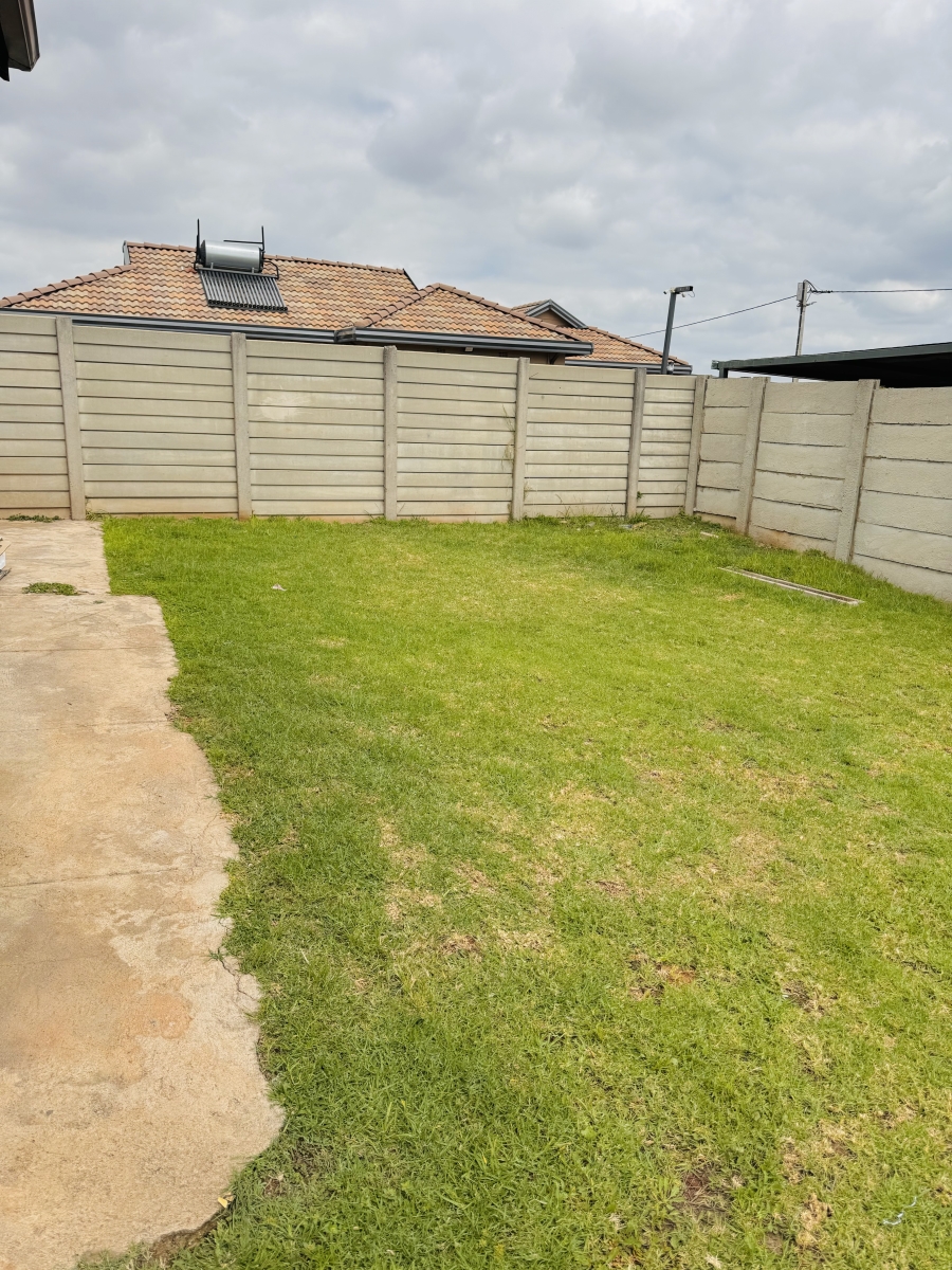 3 Bedroom Property for Sale in Clayville Gauteng