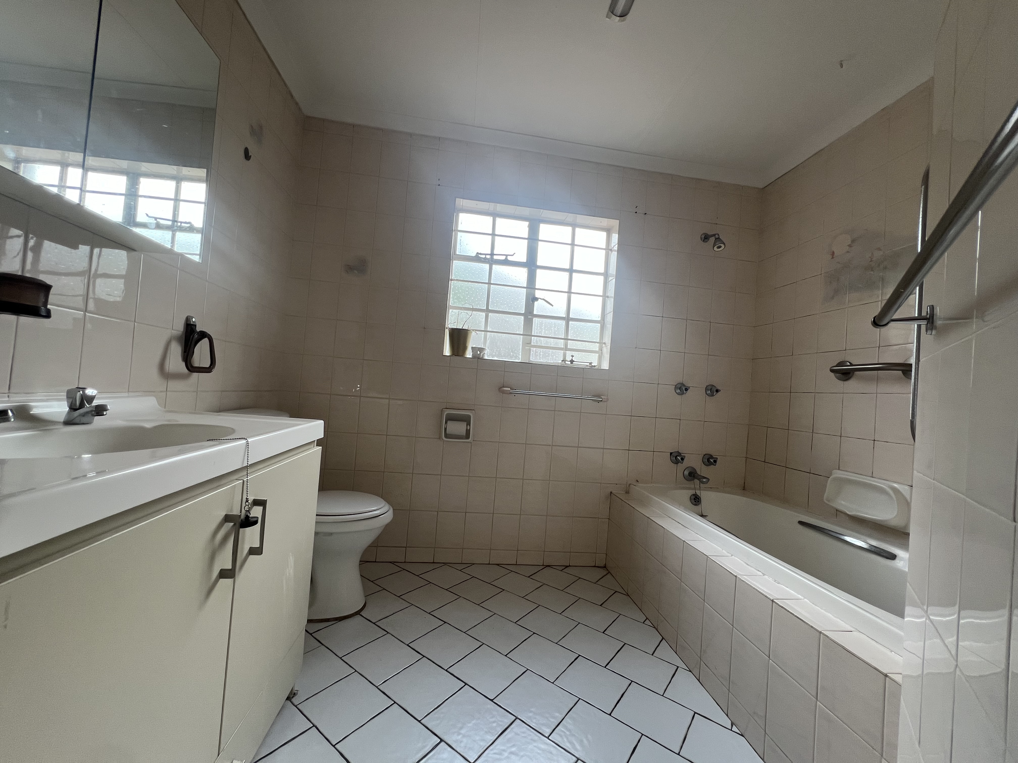 2 Bedroom Property for Sale in Helderkruin Gauteng