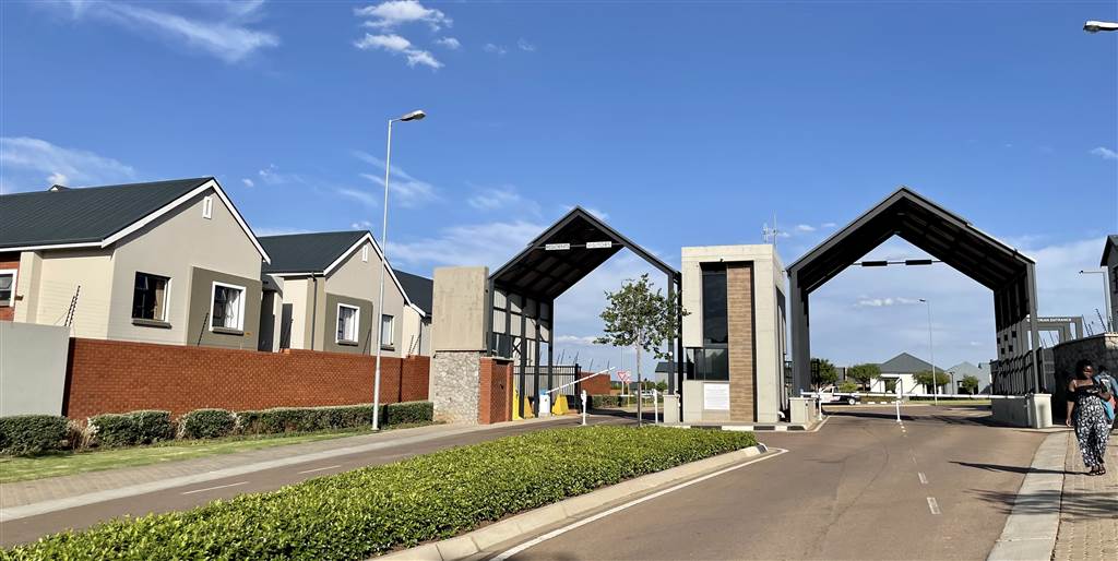 2 Bedroom Property for Sale in Golden Fields Estate Gauteng