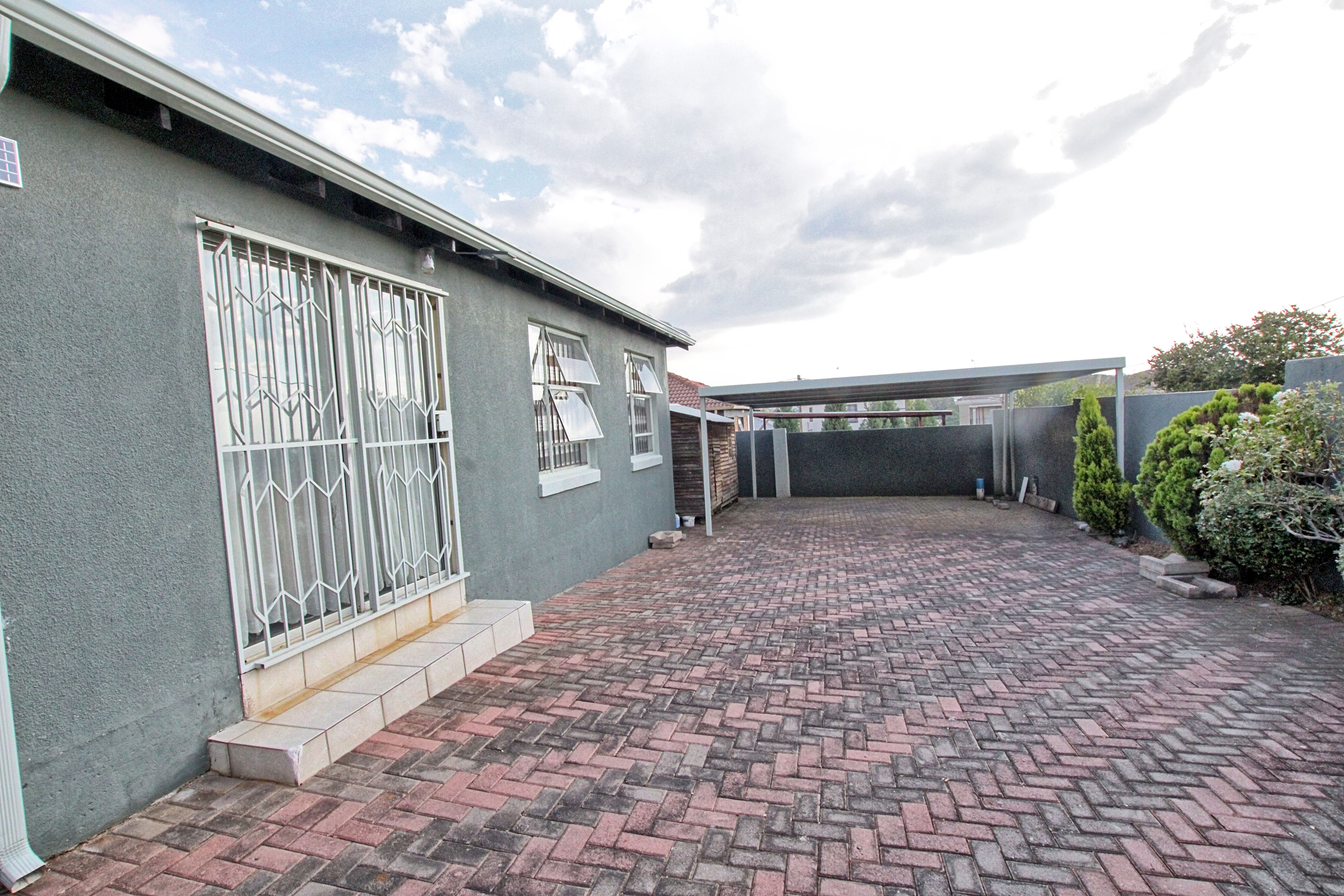 3 Bedroom Property for Sale in Cosmo City Gauteng