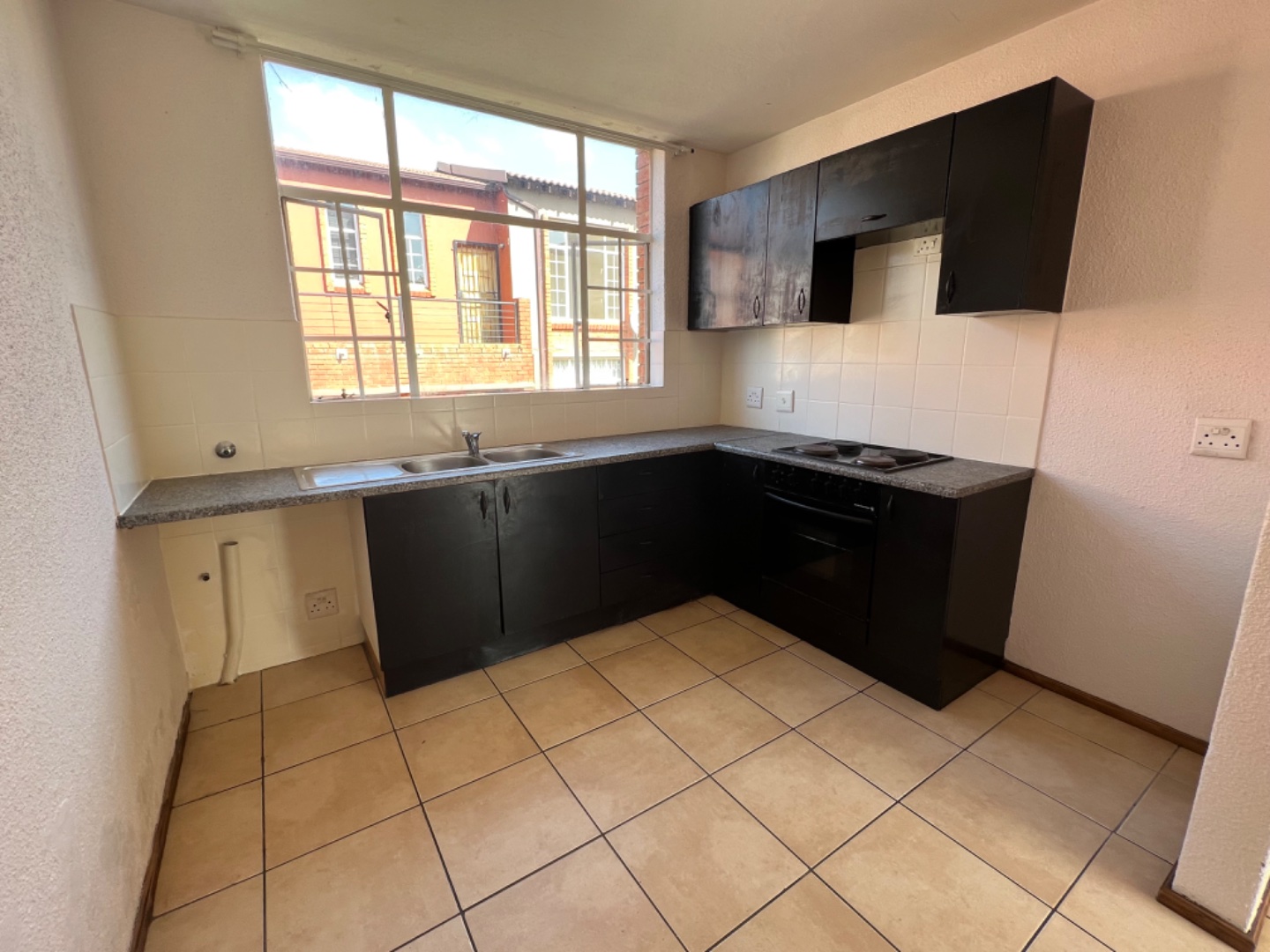 1 Bedroom Property for Sale in Laser Park Gauteng