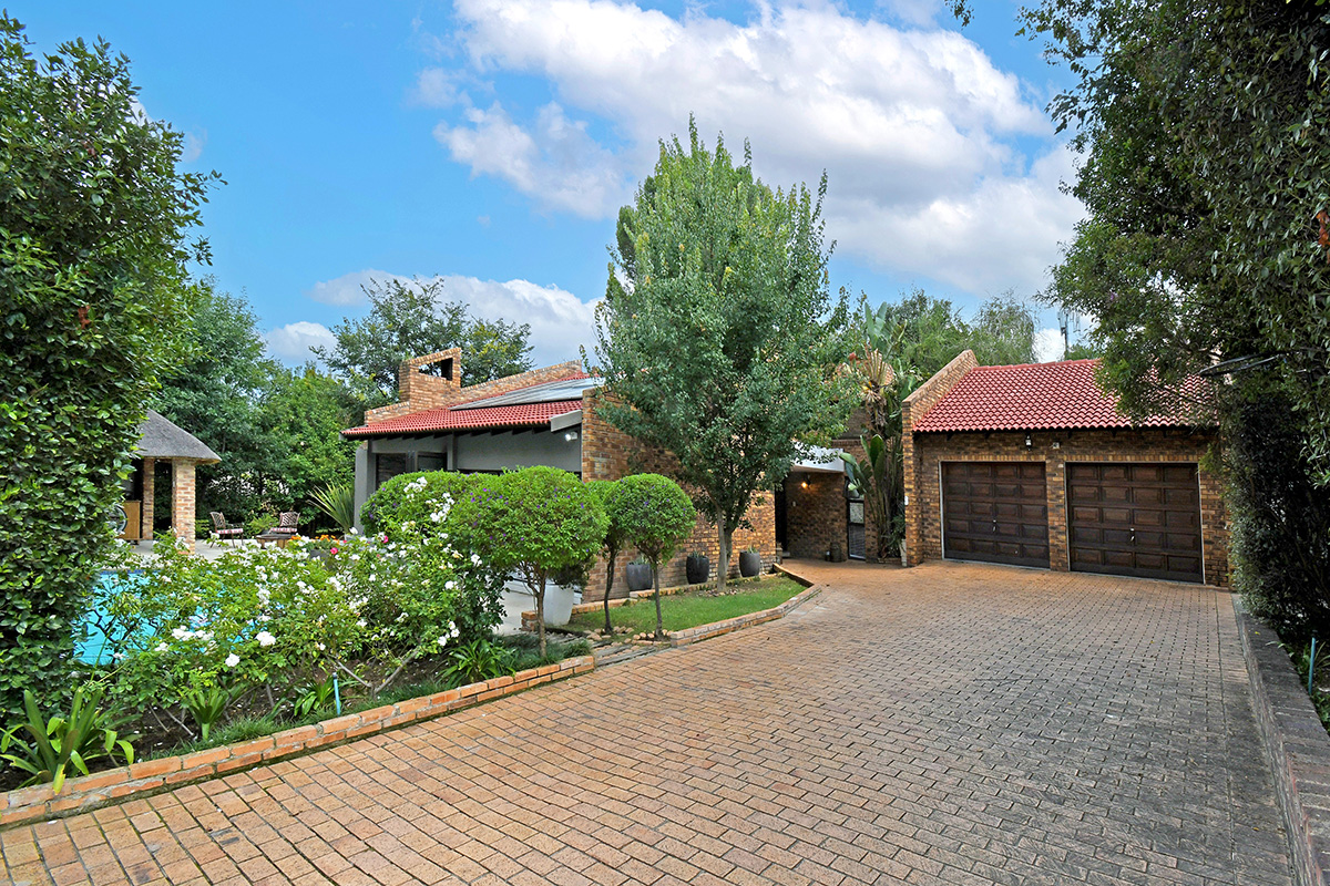 4 Bedroom Property for Sale in Paulshof Gauteng